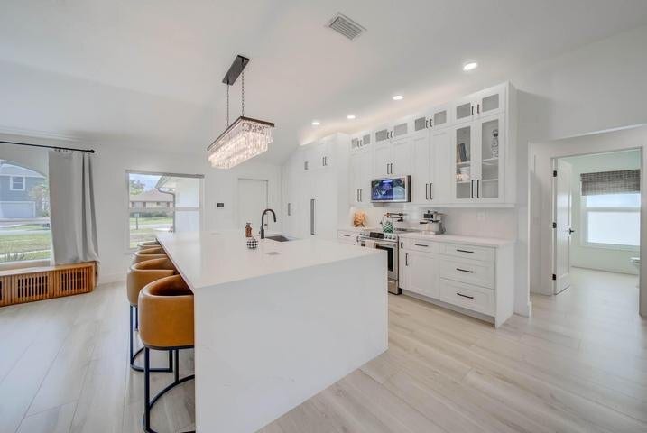 Building Photo - 1853 Shower Tree Way