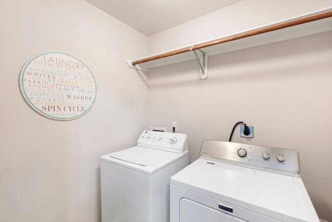 Building Photo - 35 Auburn Path Dr