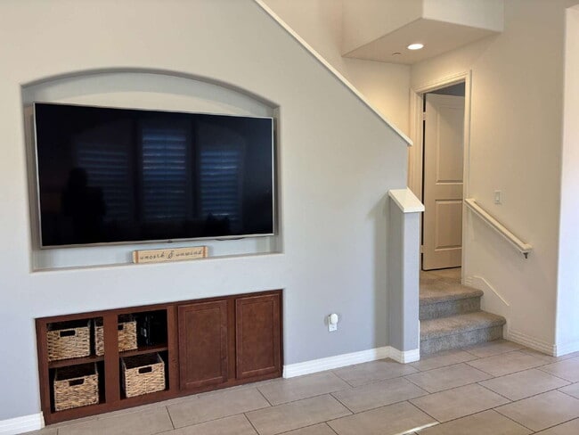 Building Photo - Scenic Views, Furniture optional, 3-Bedroom/2-Story Home Available for a 1 year or more lease term