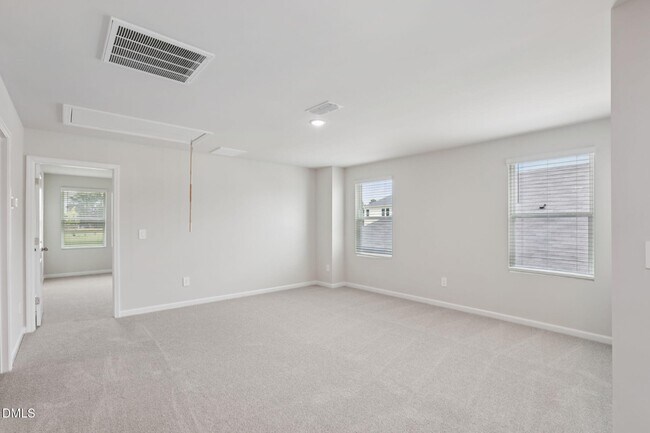 Building Photo - Spacious 5 Bedroom, 3 Bath Home with Loft & Main Level Bedroom - Move in Ready