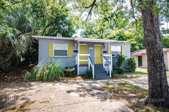 Primary Photo - Great Duplex Just South of Downtown