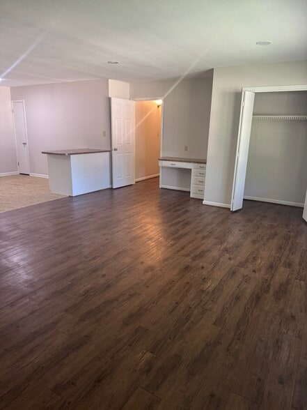 Building Photo - 219 Mitchell St