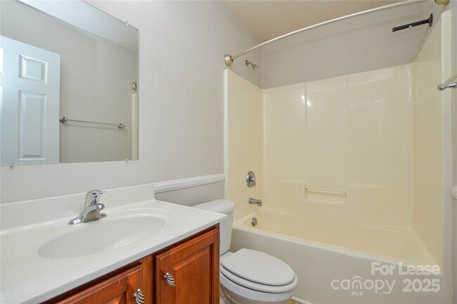 Building Photo - 1008 Millbank Dr