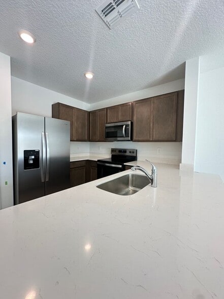 Building Photo - 31206 Midnight Sun Wy