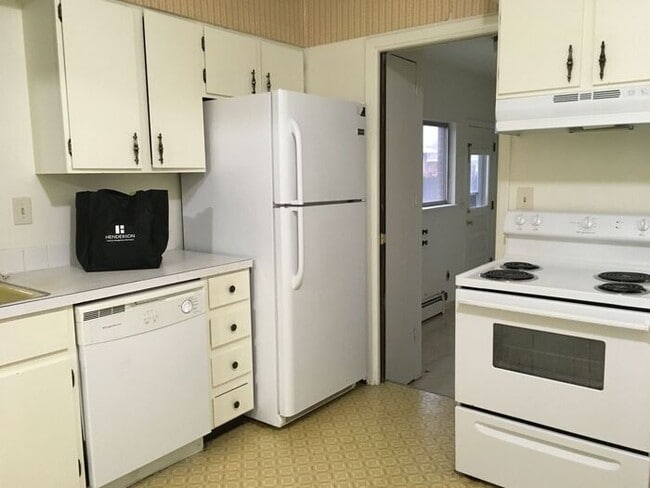 Primary Photo - 2 Bed, 1.5 Bath Duplex for Rent in Fort Co...