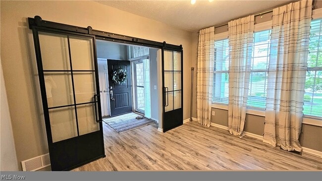 Building Photo - 9337 Ellis Way