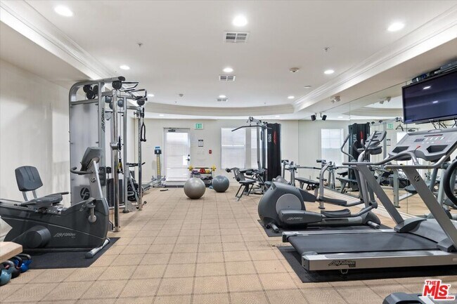 Building Photo - 12026 Hoffman St