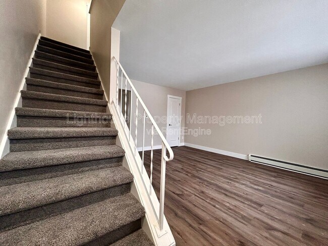 Building Photo - 2874 Taft Ave SW