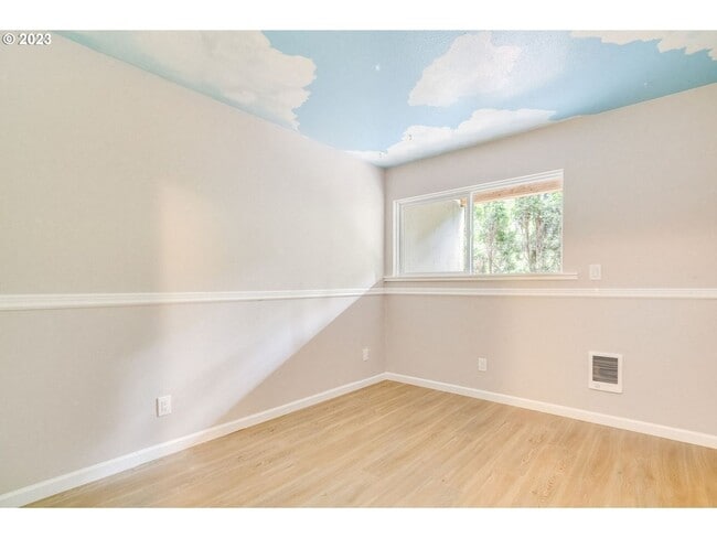 Building Photo - 4 Touchstone Dr