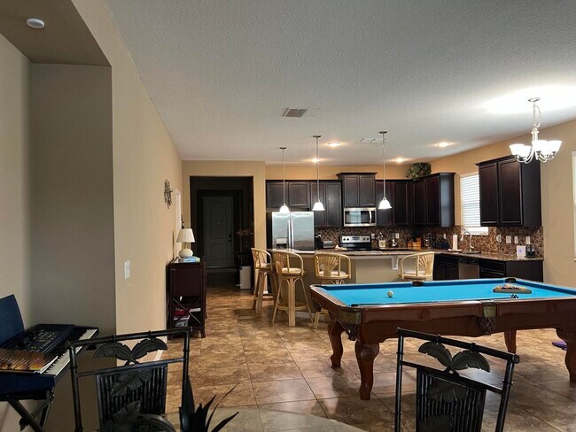 Building Photo - 139 Port Royal Ct