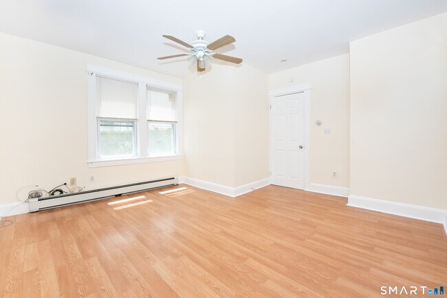 Building Photo - 157 Sage Ave