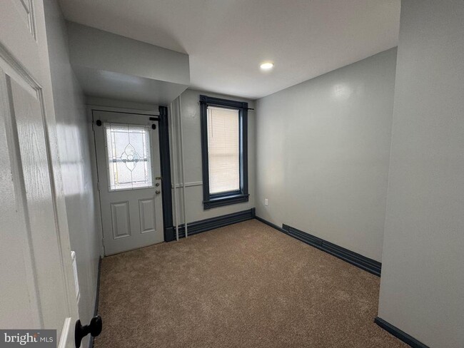 Building Photo - 1057 N 11th St