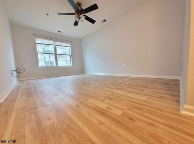 Building Photo - 113 Lionheart Ln