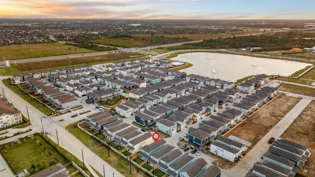 Building Photo - 2213 Bay Breeze Dr