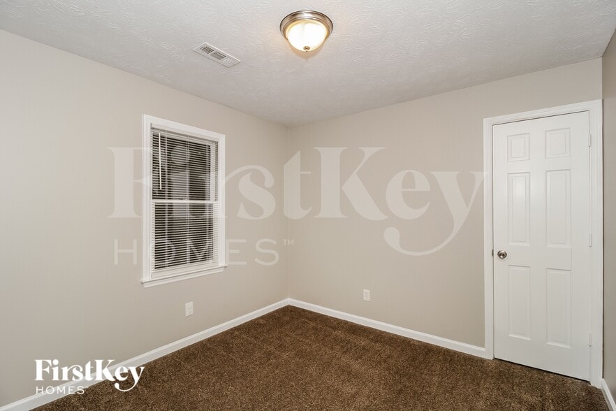 Building Photo - 307 Marble Ct