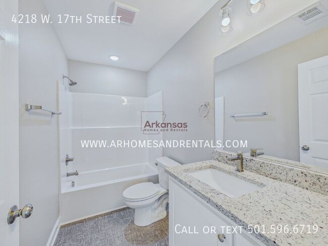 Building Photo - 4218 W 17th St