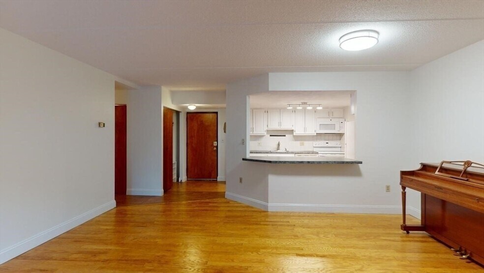Building Photo - 391 Broadway