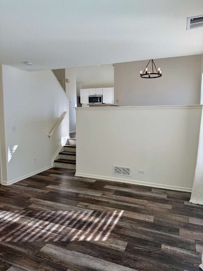 Building Photo - *LIMITED TIME OFFER!* Secure your move-in before December 31, 2025, and enjoy a $1,000 discount o...