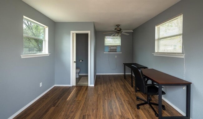 Building Photo - 904 Brook Meadow Trail