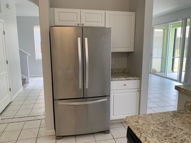 Building Photo - 1803 Royal Ridge Dr