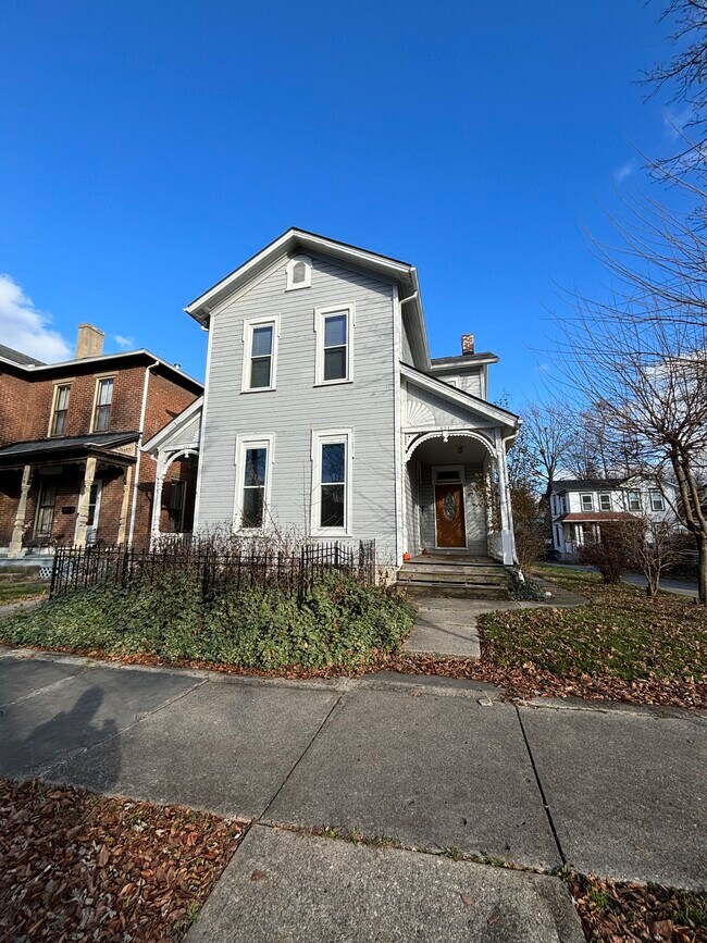 Primary Photo - 124 High St