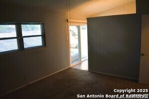 Building Photo - 6819 Heatherbrook