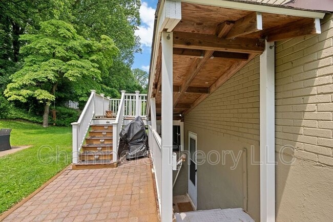 Building Photo - 3904 Lantern Dr