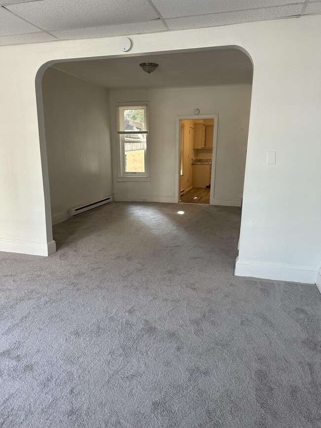 Building Photo - 368 E Philadelphia St