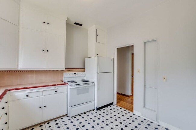 Building Photo - 2338 Channing Way