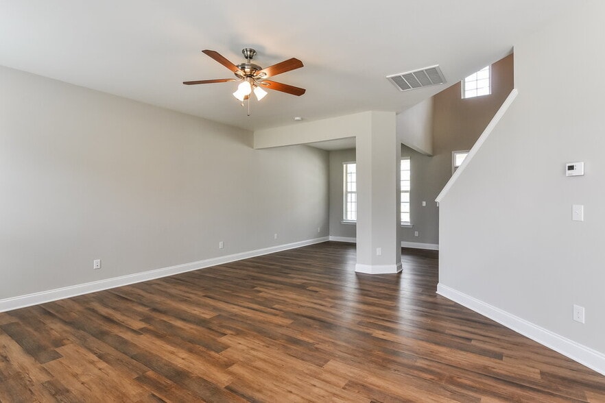 Building Photo - 422 River Dell Townes Ave