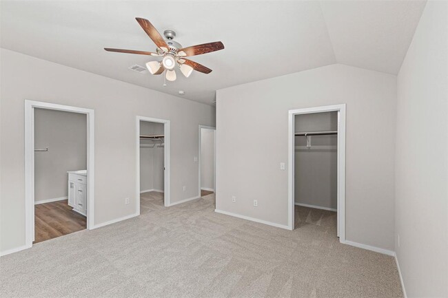 Building Photo - 8019 Camphor Ct