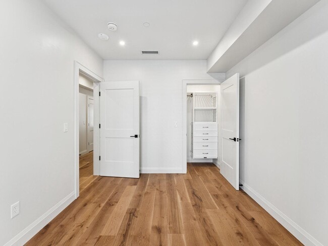 Building Photo - 1508 21st St NW