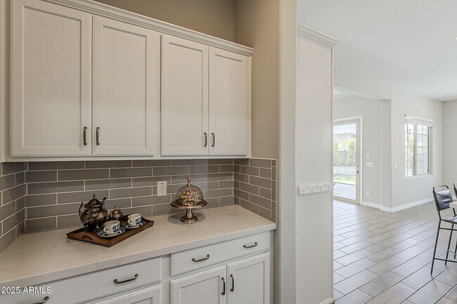 Building Photo - 3310 E Los Gatos Dr