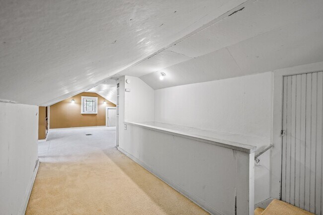 Building Photo - MUST SEE 5BD/2BA House close to U of M! Avail. 9/1/26!