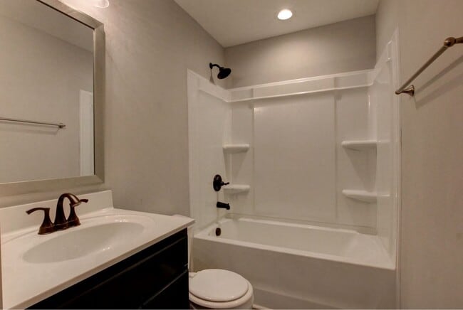 Building Photo - Luxury Home