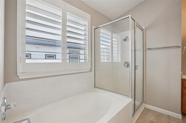 Building Photo - 4937 Hartson