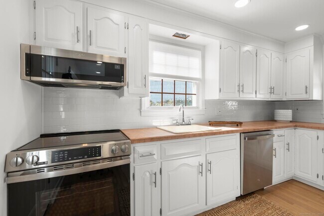 Building Photo - 27 Reef Ct