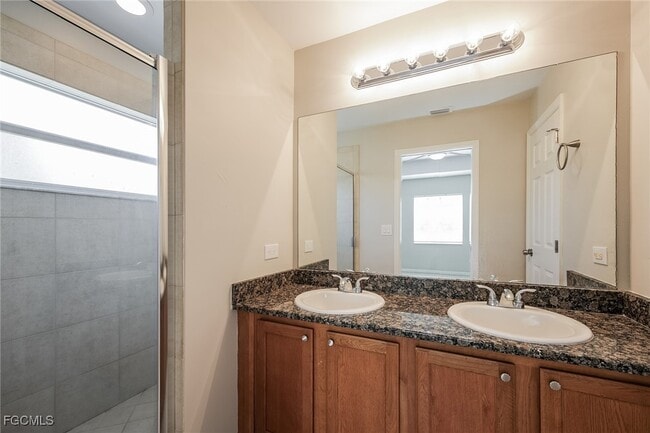 Building Photo - 630 Creuset Ave S