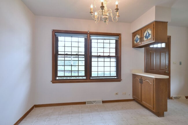 Building Photo - 8006 W Courtland Ave