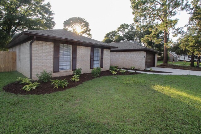 Primary Photo - 5897 Somerset Dr