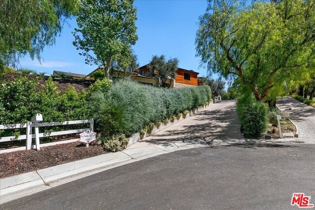 Building Photo - 5757 Hoback Glen Rd