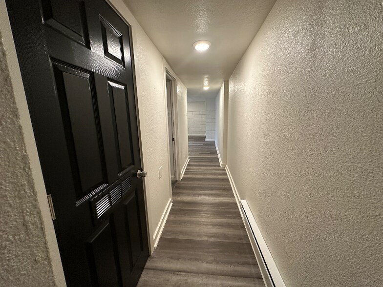 Building Photo - 821 31st Ave