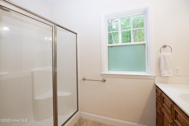 Building Photo - 5 Kemper Woods Ct