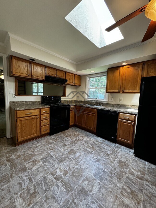 Building Photo - 5088 Blarney St