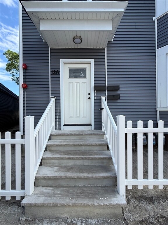 Building Photo - 126 Cross St