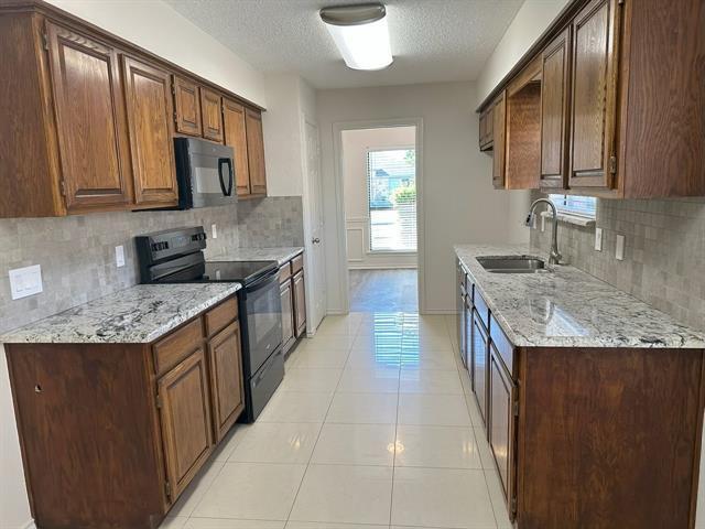 Building Photo - 2033 Espinosa Dr