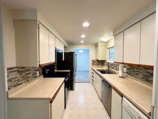 Building Photo - 4366 Valley Ln