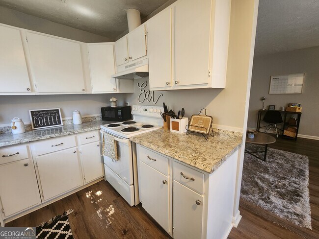 Building Photo - 917 Oakview Ave