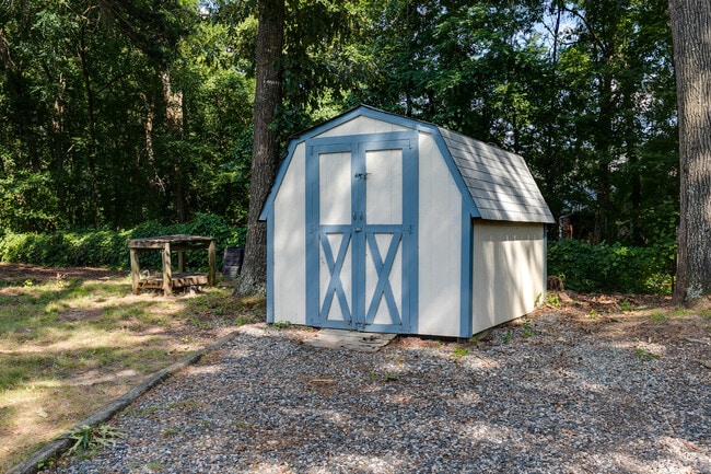 Building Photo - Beautiful Midlothian Rental in Prime Location! ***Available Early-Mid February***