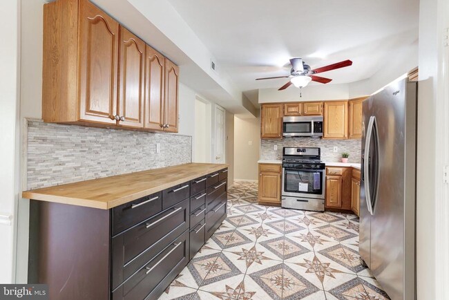 Building Photo - 13868 Racine Ct